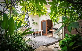 Alcorn Garden Studio - Dog Friendly 2 Mins Walk To Beach